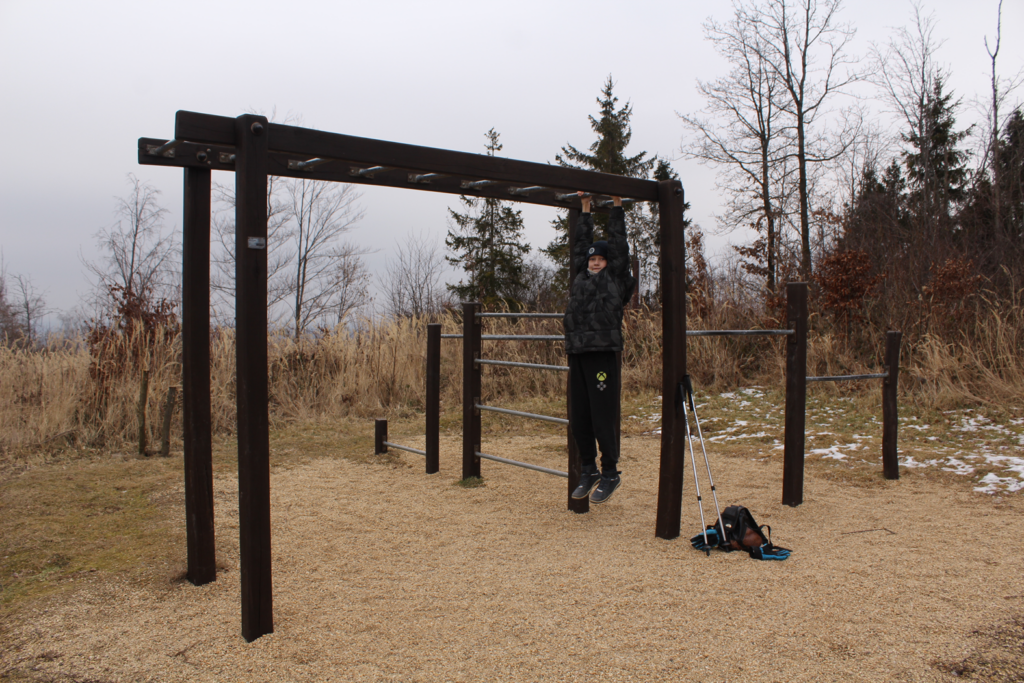 plac do street workout na szlaku na graniczny wierch - vlog steina
