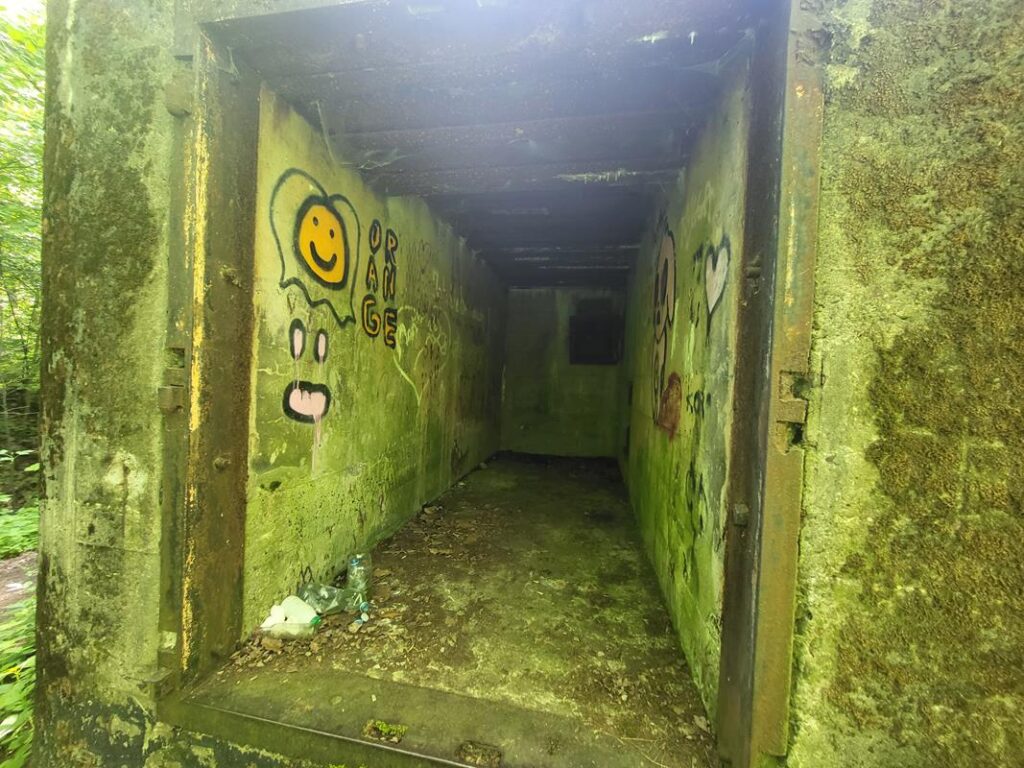 Schrony i bunkry w miejscowości Wymysłów