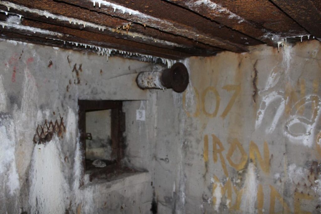 Schrony i bunkry w miejscowości Wymysłów