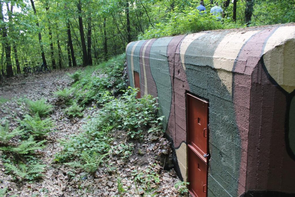 Schrony i bunkry w miejscowości Wymysłów