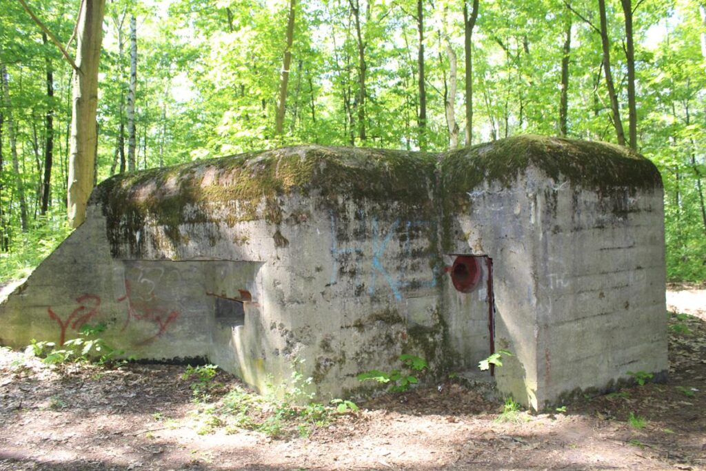Schrony i bunkry w miejscowości Wymysłów