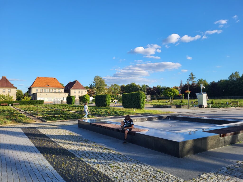 Radiostacja w Gliwicach - Polska wieża Eiffla - Vlog podróżniczy steina