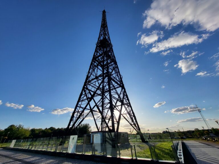 Radiostacja w Gliwicach - Polska wieża Eiffla - Vlog podróżniczy steina