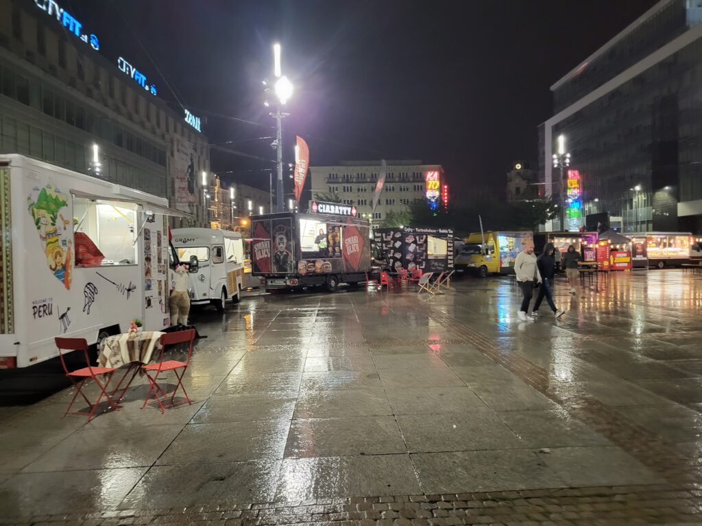 Rynek w Katowicach nocą - Vlog Steina