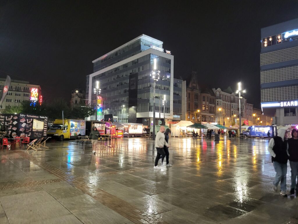 Rynek w Katowicach nocą - Vlog Steina