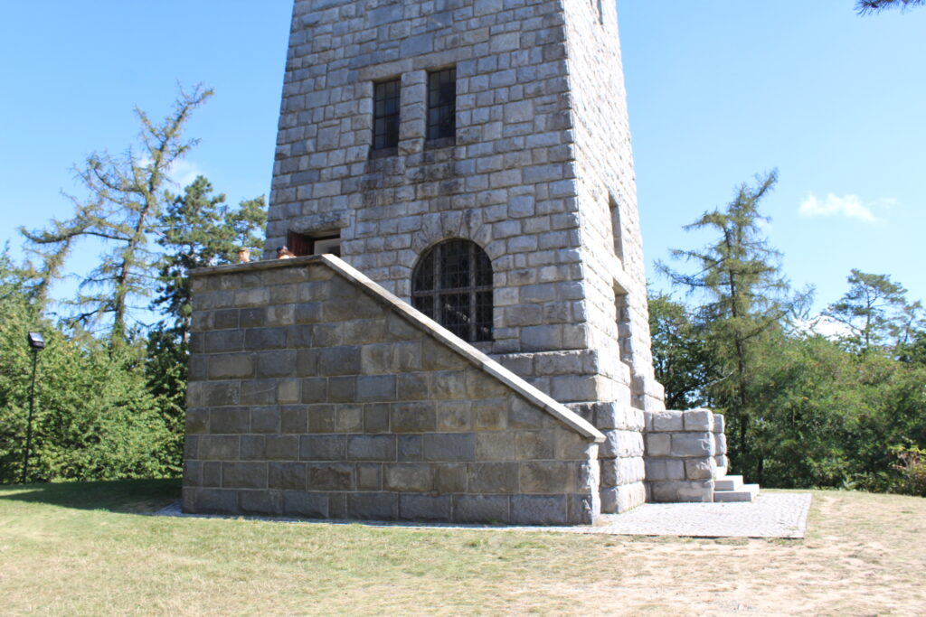 Wieża widokowa Strážiště w Uvalno w Czechach - Vlog podróżniczy Steina
