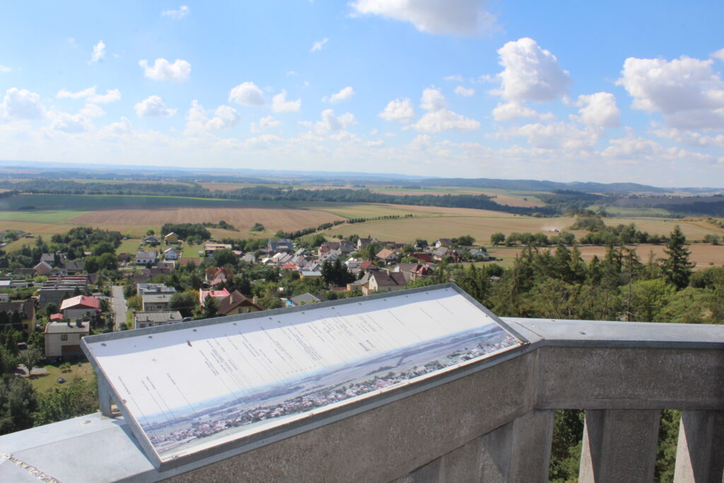 Wieża widokowa Strážiště w Uvalno w Czechach - Vlog podróżniczy Steina