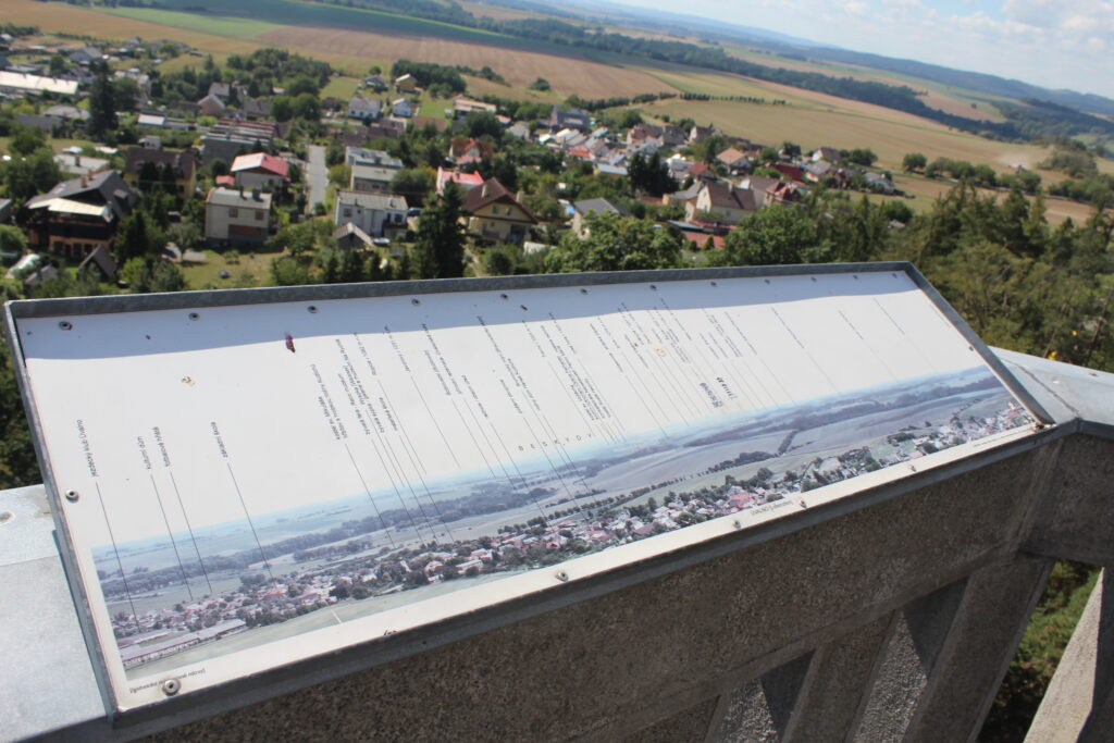 Wieża widokowa Strážiště w Uvalno w Czechach - Vlog podróżniczy Steina