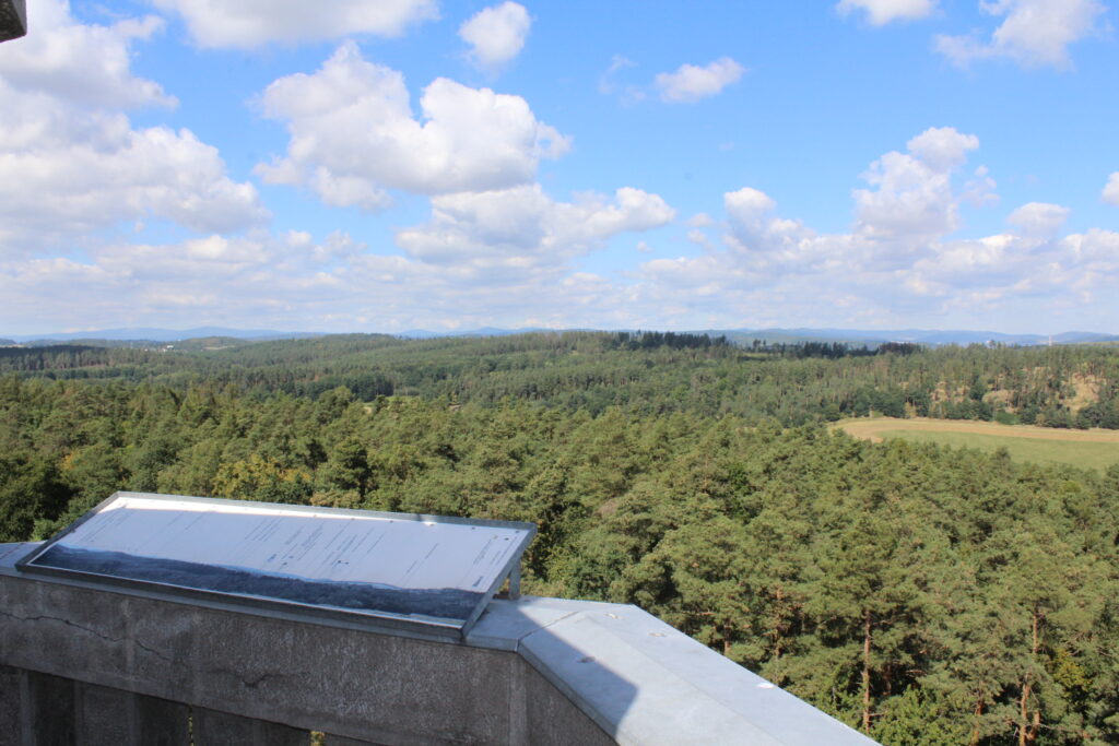 Wieża widokowa Strážiště w Uvalno w Czechach - Vlog podróżniczy Steina