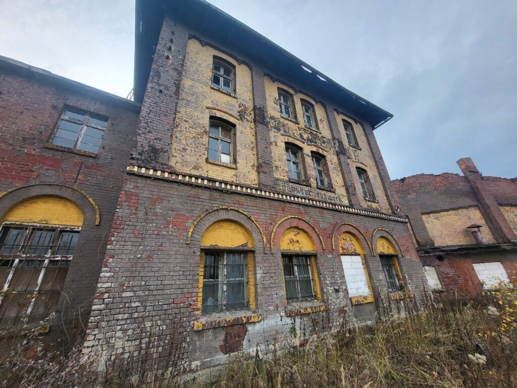 skansen taboru kolejowego w Pyskowicach - Cmentarzysko pociągów Pyskowice - Vlog steina