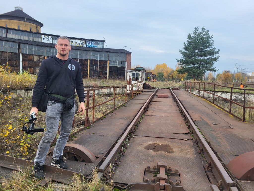 skansen taboru kolejowego w Pyskowicach - Cmentarzysko pociągów Pyskowice - Vlog steina