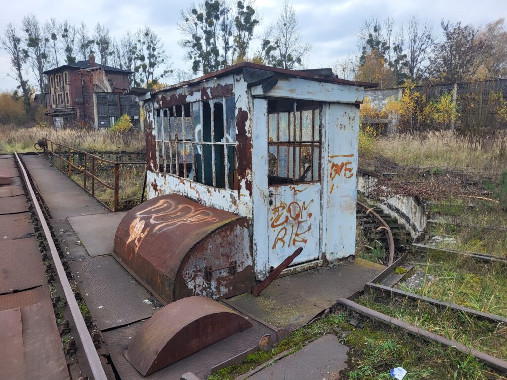skansen taboru kolejowego w Pyskowicach - Cmentarzysko pociągów Pyskowice - Vlog steina