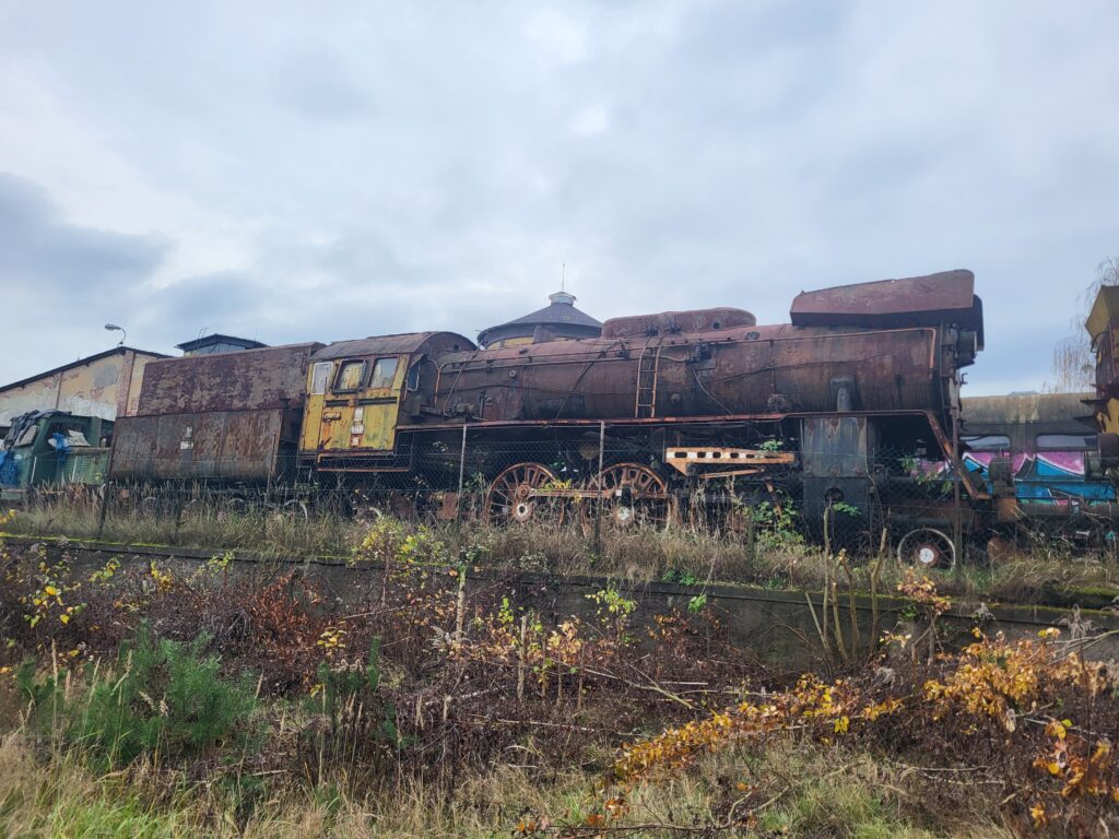 skansen taboru kolejowego w Pyskowicach - Cmentarzysko pociągów Pyskowice - Vlog steina