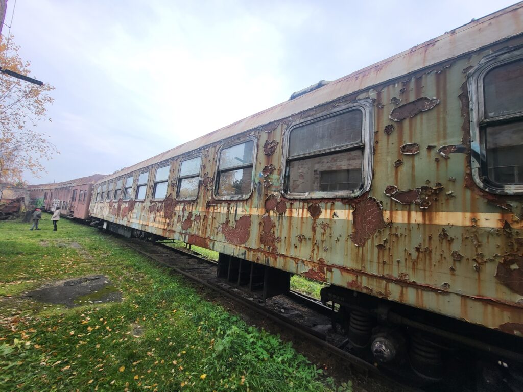 skansen taboru kolejowego w Pyskowicach - Cmentarzysko pociągów Pyskowice - Vlog steina