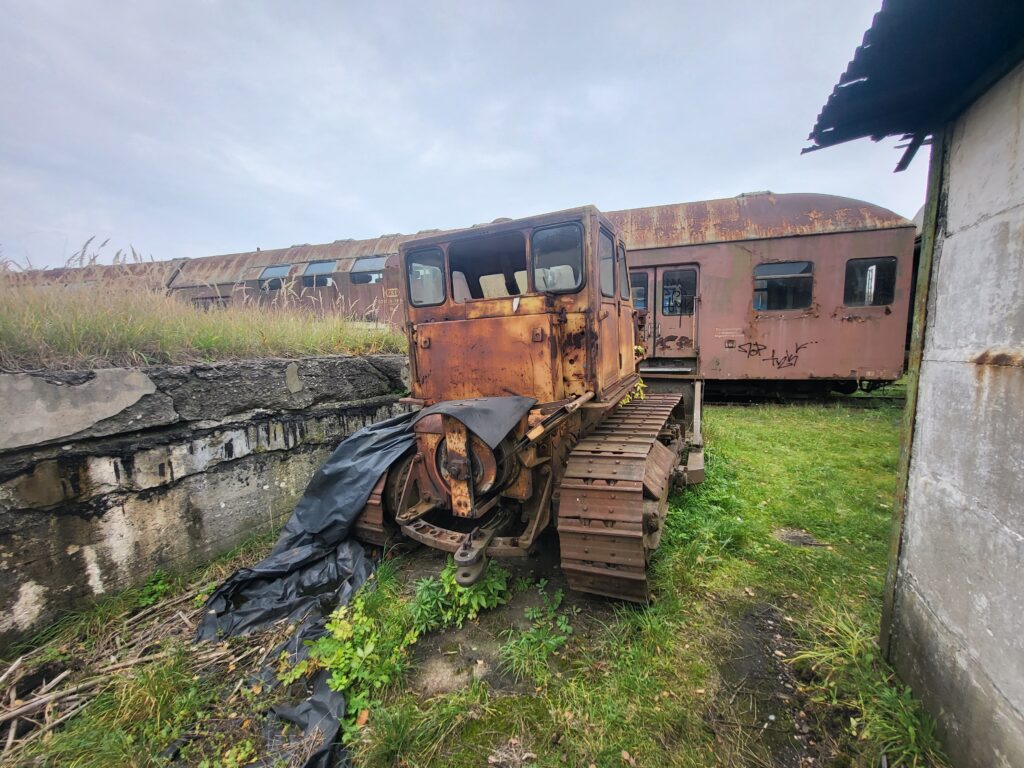 skansen taboru kolejowego w Pyskowicach - Cmentarzysko pociągów Pyskowice - Vlog steina