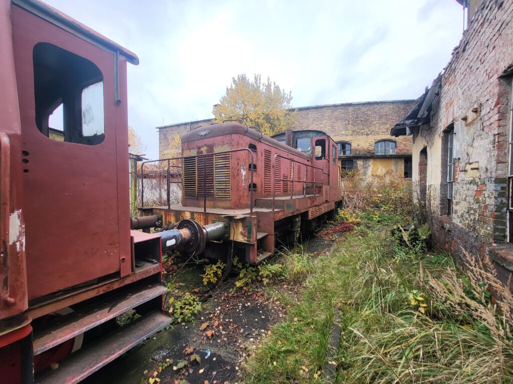 skansen taboru kolejowego w Pyskowicach - Cmentarzysko pociągów Pyskowice - Vlog steina