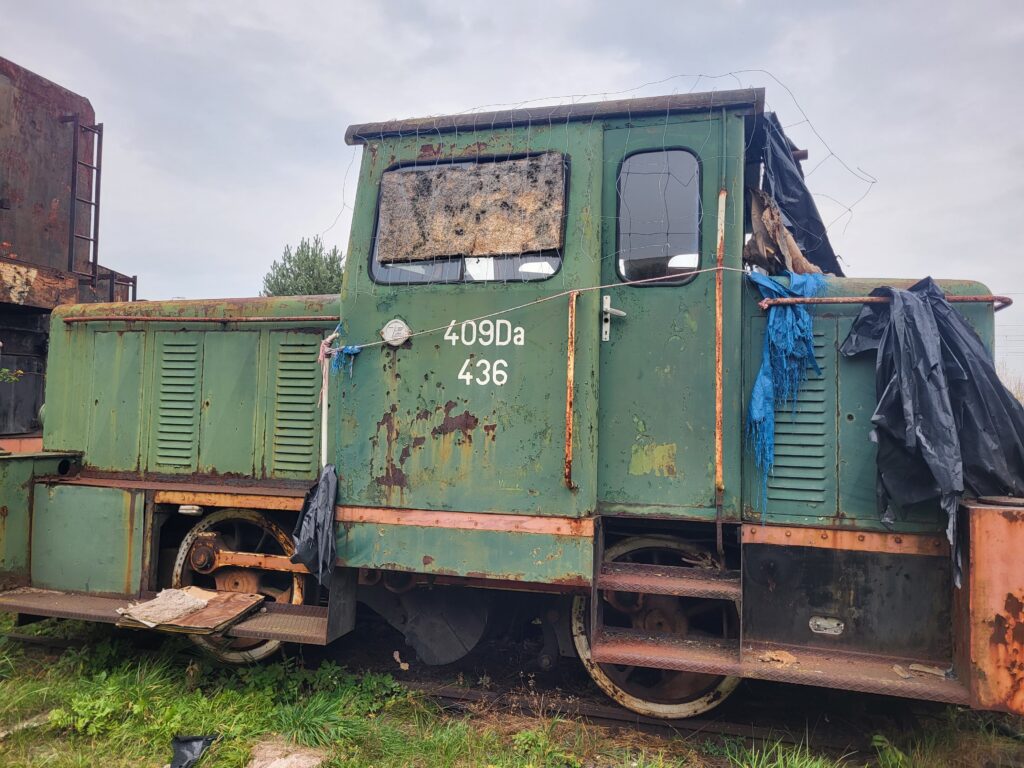 skansen taboru kolejowego w Pyskowicach - Cmentarzysko pociągów Pyskowice - Vlog steina