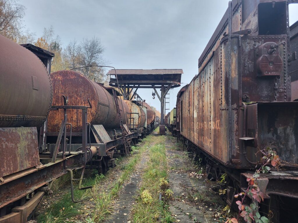 skansen taboru kolejowego w Pyskowicach - Cmentarzysko pociągów Pyskowice - Vlog steina