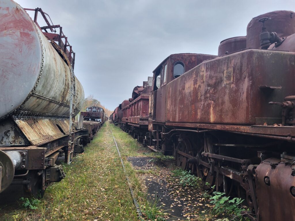 skansen taboru kolejowego w Pyskowicach - Cmentarzysko pociągów Pyskowice - Vlog steina