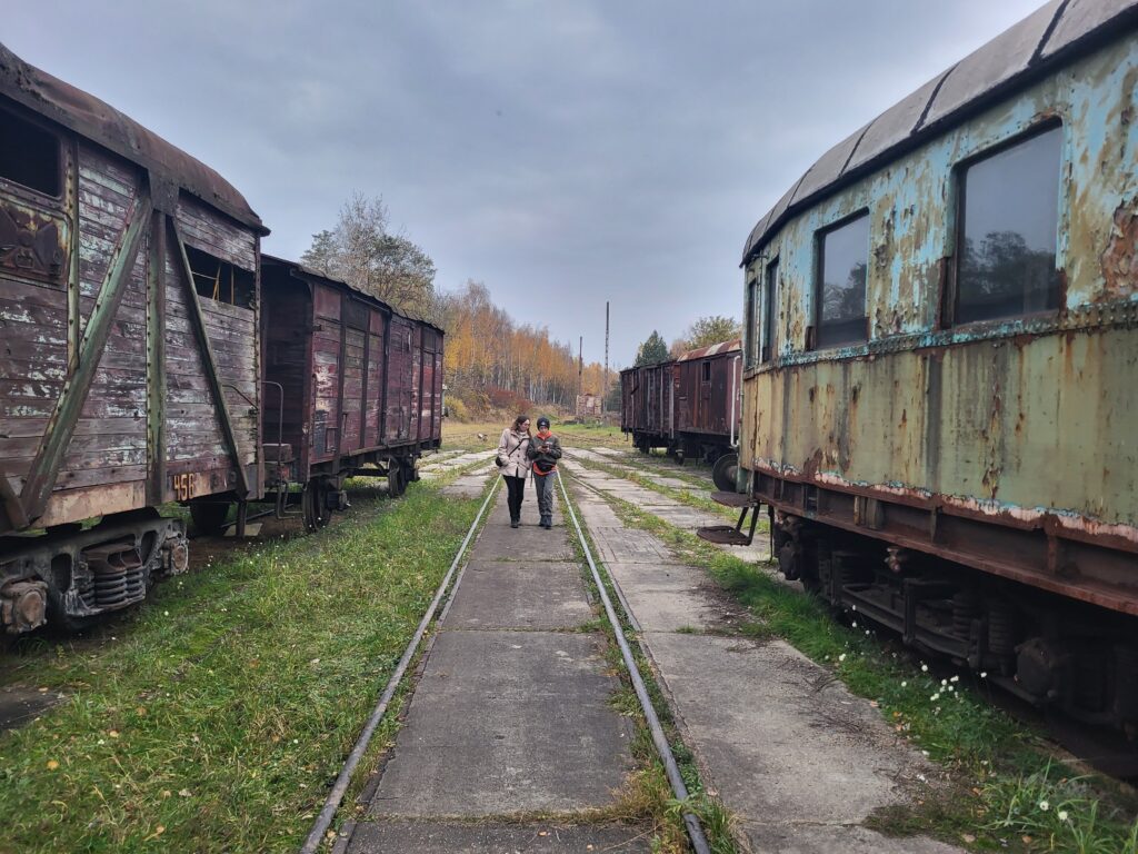 skansen taboru kolejowego w Pyskowicach - Cmentarzysko pociągów Pyskowice - Vlog steina