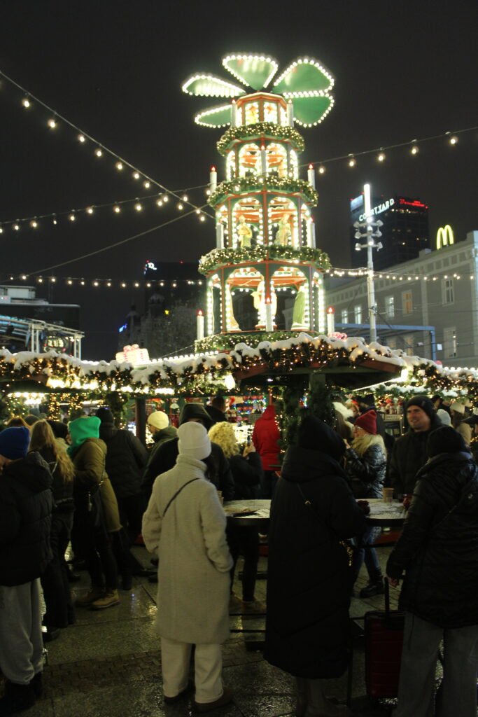 Jarmark bożonarodzeniowy Katowice 2025 - vlog podróżniczy steina