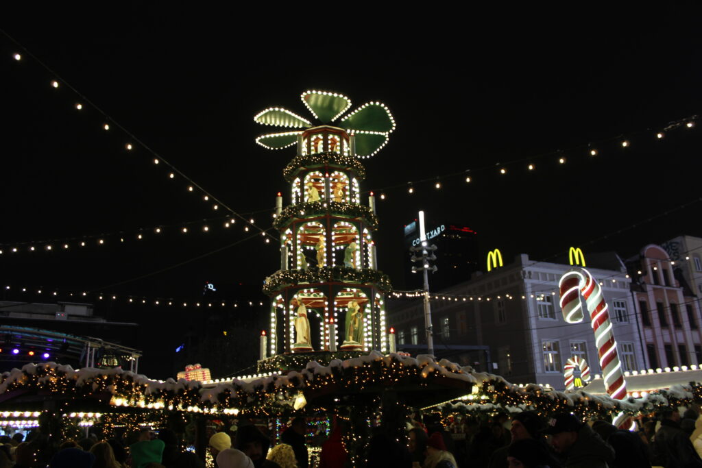 Jarmark bożonarodzeniowy Katowice 2025 - vlog podróżniczy steina