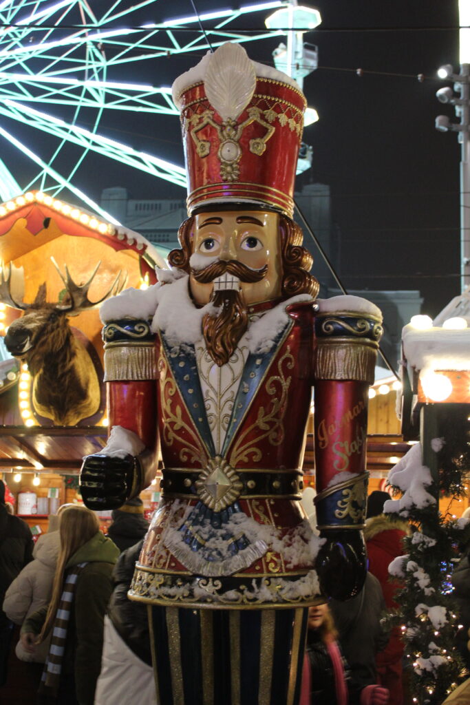 Jarmark bożonarodzeniowy Katowice 2025 - vlog podróżniczy steina