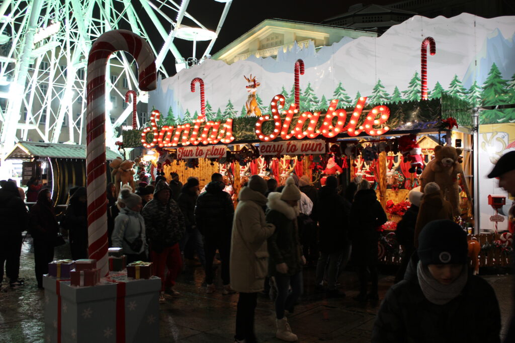 Jarmark bożonarodzeniowy Katowice 2025 - vlog podróżniczy steina