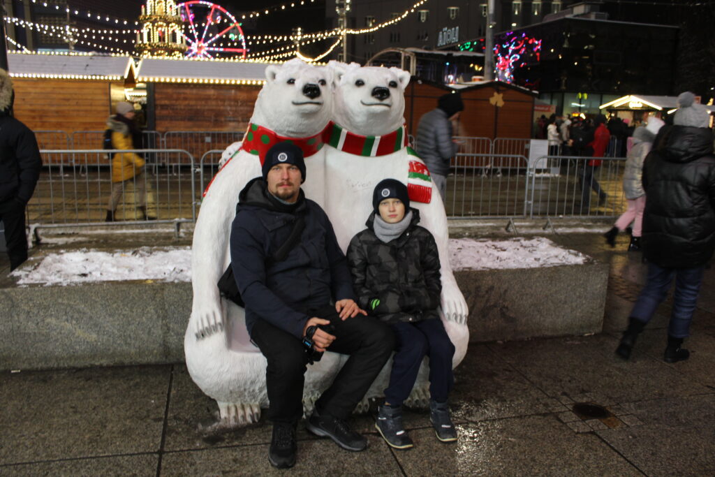 Jarmark bożonarodzeniowy Katowice 2025 - vlog podróżniczy steina