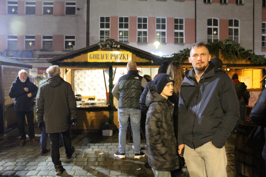 Jarmark bożonarodzeniowy świąteczny w Raciborzu na rynku 2025 - Vlog podróżniczy Steina