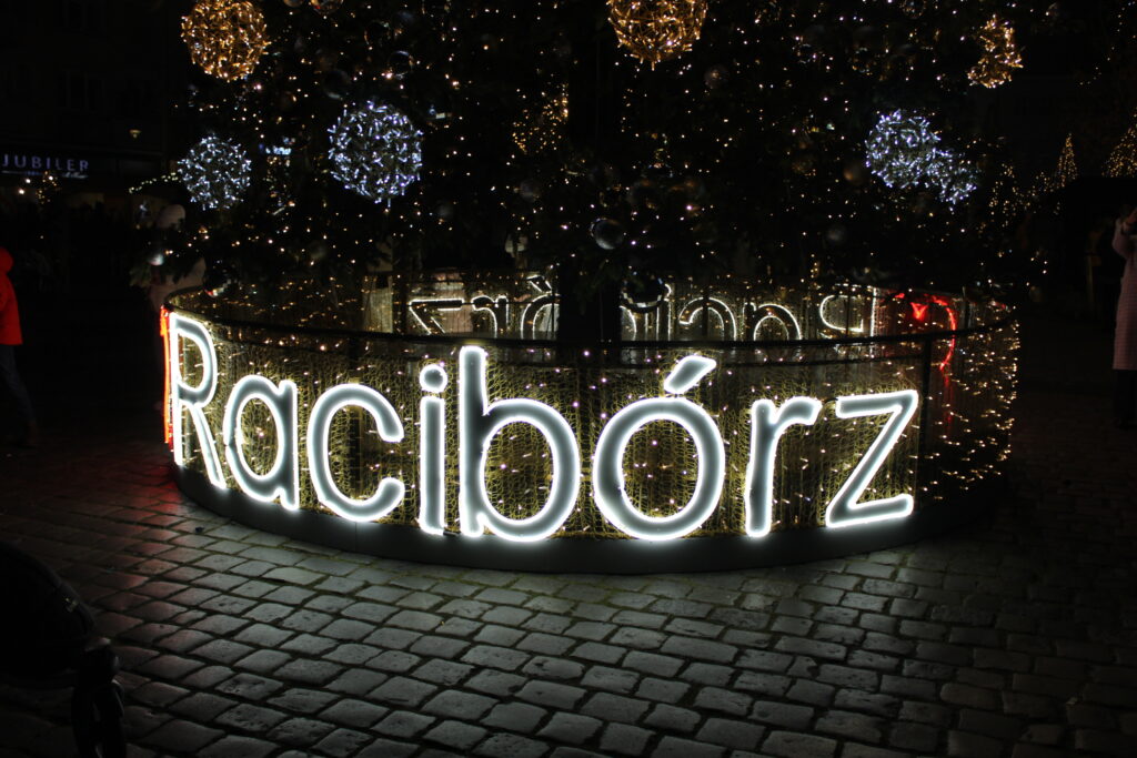 Jarmark bożonarodzeniowy świąteczny w Raciborzu na rynku 2025 - Vlog podróżniczy Steina