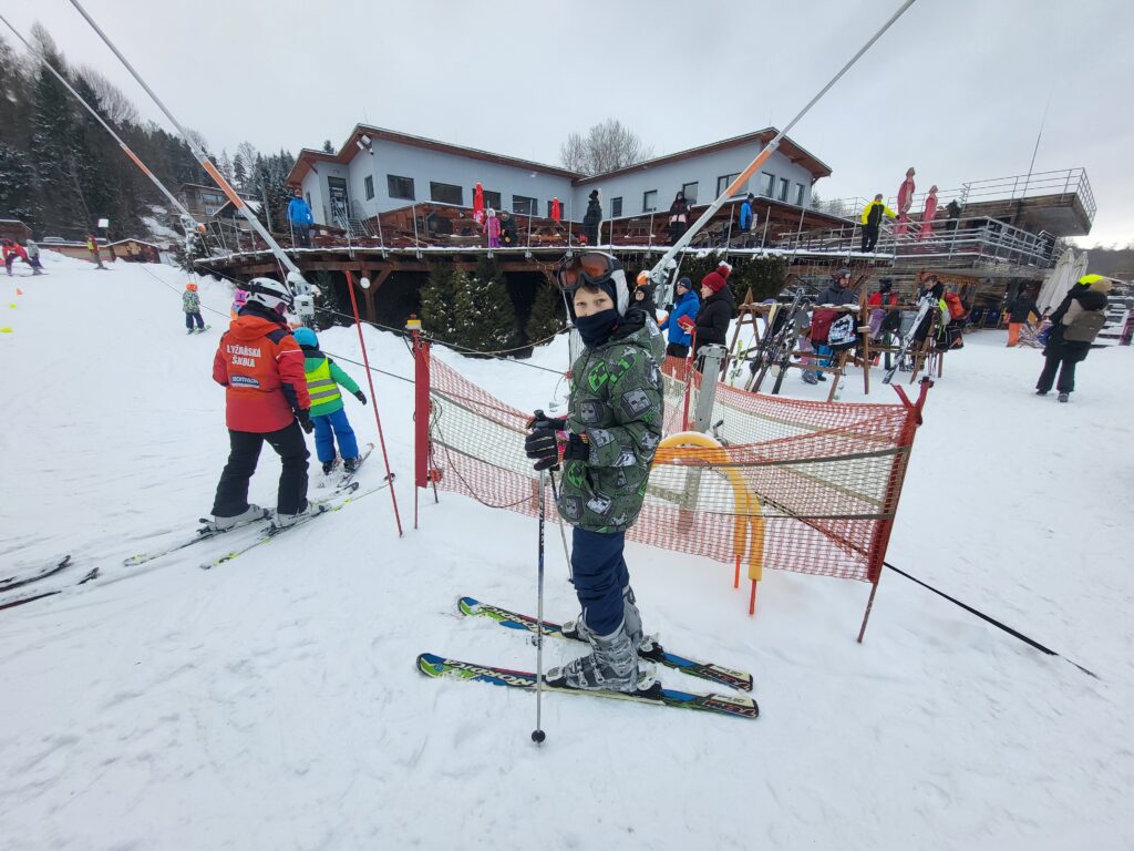 Stok narciarski ski areal Vankuv Kopec w Czechach - Vlog podrożniczy Steina