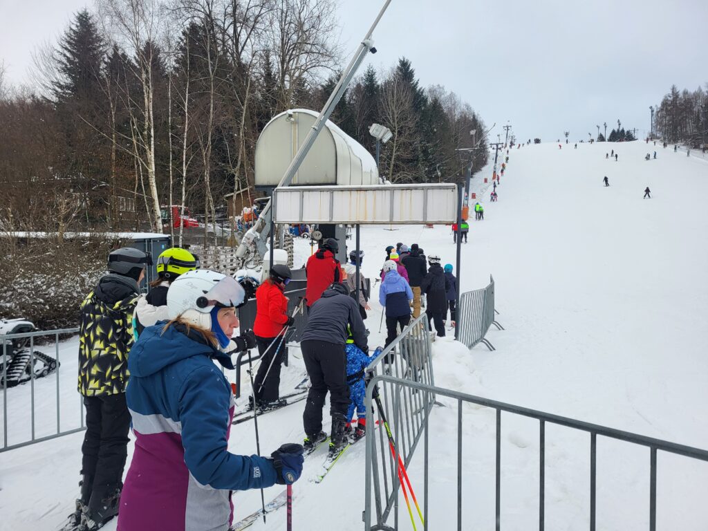 Stok narciarski ski areal Vankuv Kopec w Czechach - Vlog podrożniczy Steina