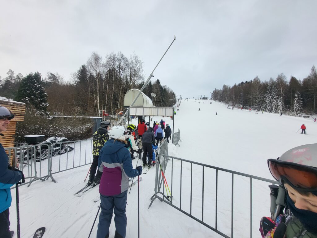 Stok narciarski ski areal Vankuv Kopec w Czechach - Vlog podrożniczy Steina
