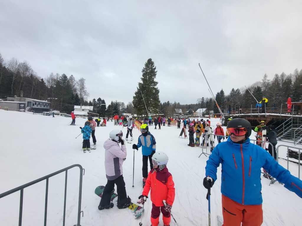 Stok narciarski ski areal Vankuv Kopec w Czechach - Vlog podrożniczy Steina