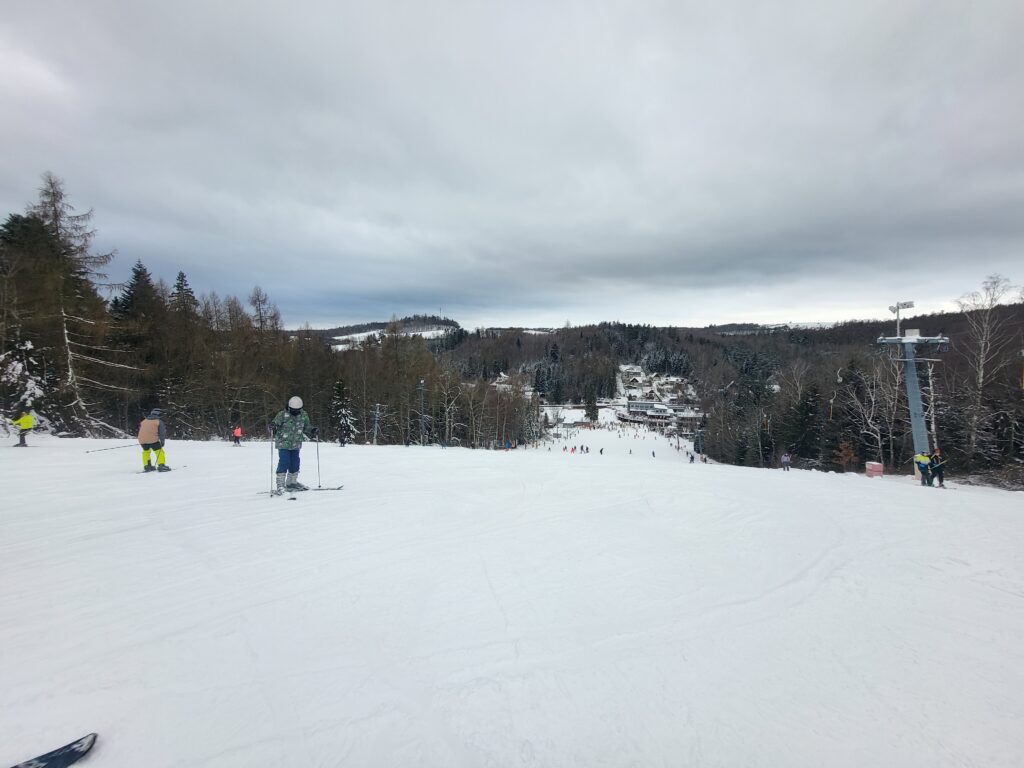 Stok narciarski ski areal Vankuv Kopec w Czechach - Vlog podrożniczy Steina