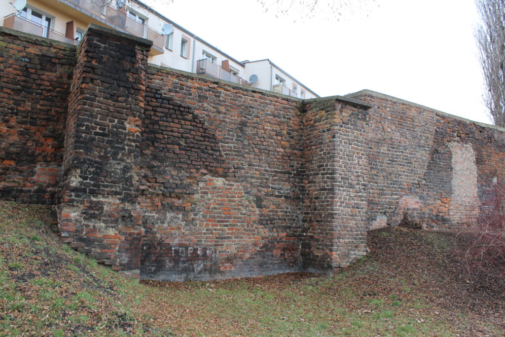 Mury miejskie w Raciborzu - historia Raciborza i zamku piastowskiego // Vlog podróżniczy Steina