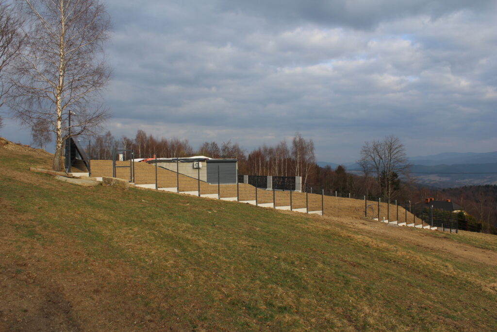 Wieża widokowa na szlaku na Łysinę - Vlog podróżniczy Steina