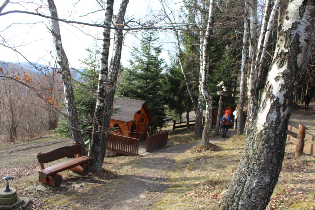 Wioska smerfów i wzgórze Gargamela na szlaku na Łysinę - Vlog Steina