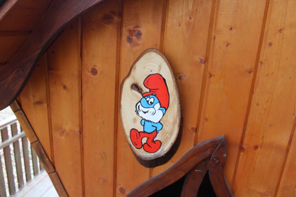 Wioska smerfów i wzgórze Gargamela na szlaku na Łysinę - Vlog Steina