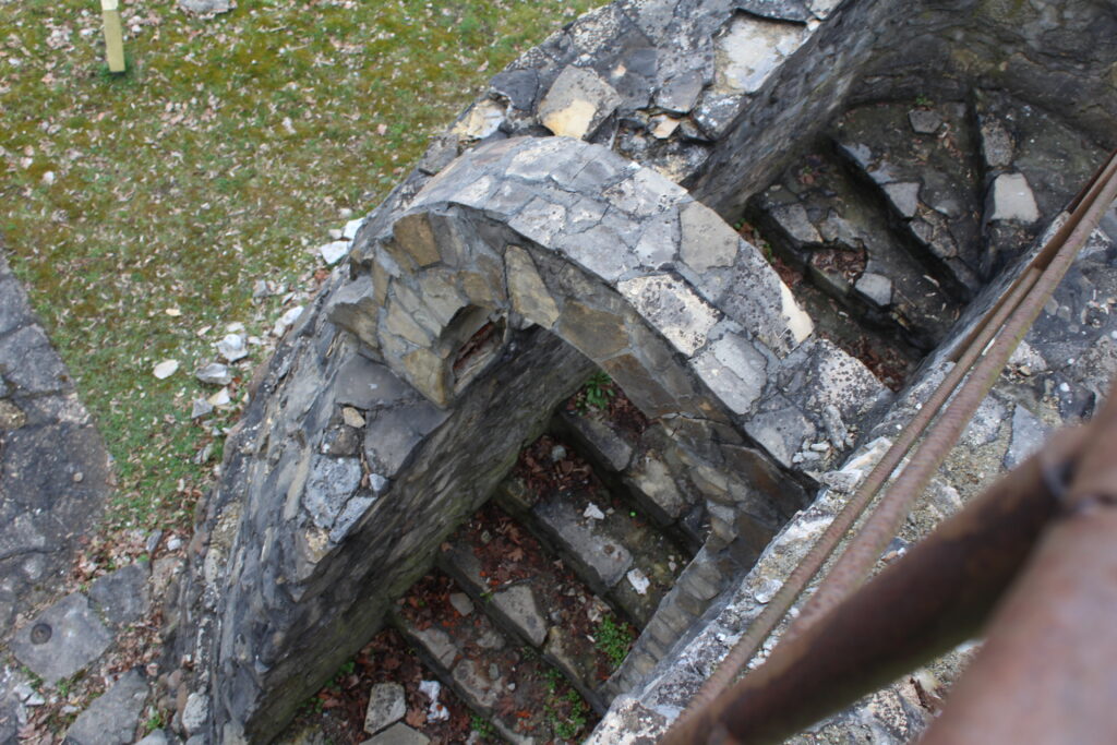 Sztuczne ruiny zamku w Krapkowicach - Vlog podróżniczy Steina