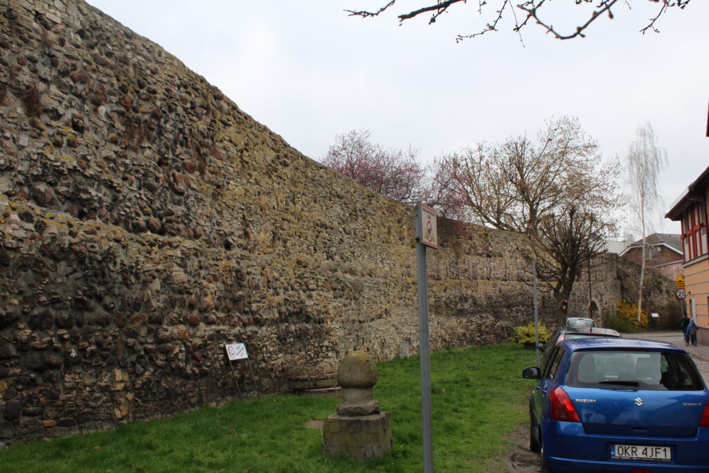 Baszta i mury miejskie w Krapkowicach - Vlog podróżniczy Steina