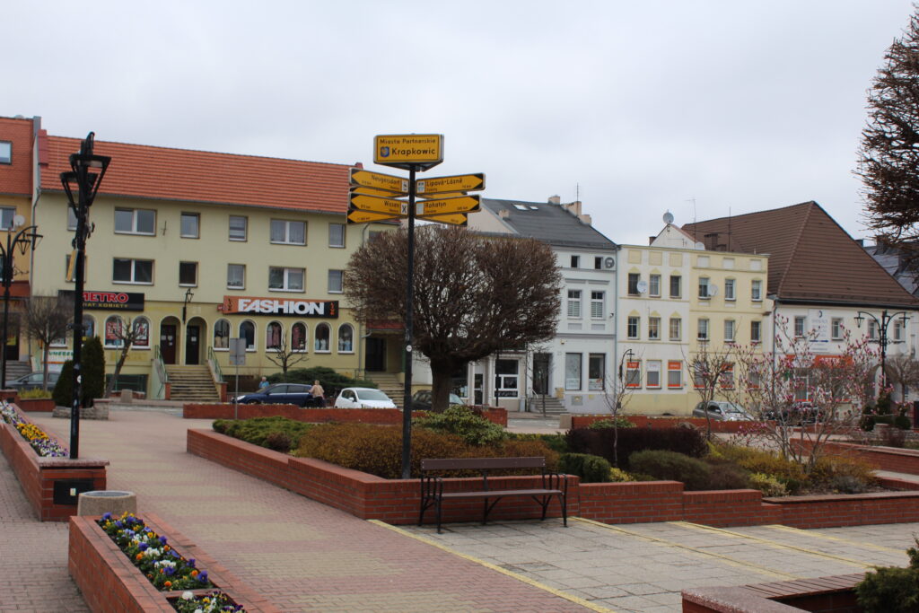 Rynek w Krapkowicach i fontanna z meluzyną - Vlog podróżniczy Steina