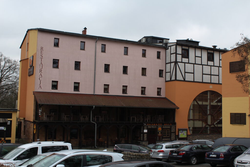 Zamkowy młyn w Krapkowicach - Vlog podróżniczy Steina