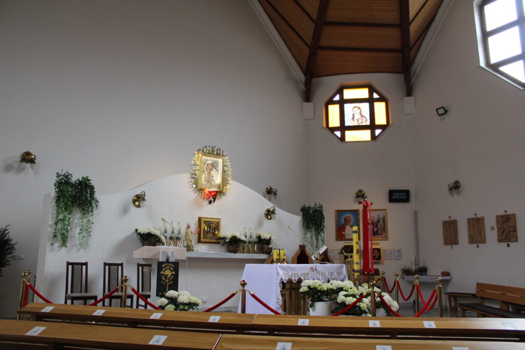 Szlag górski na Pricny Vrch najwyższy szczyt gór opawskich. Taborskie skały, Hornicke skały