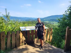 Szlakiem na szczyt i punkt widokowy Wyrchgóra oraz Akwen Ton w Goleszowie - Vlog podróżniczy Steina