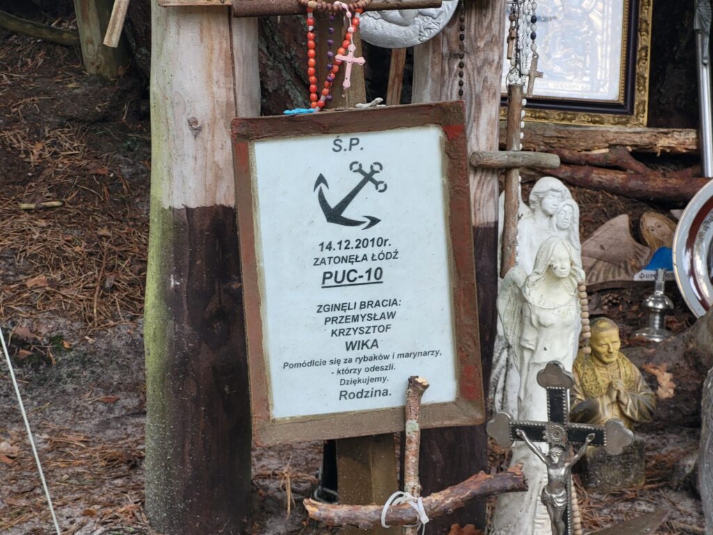 Kapliczka na wydmach - Karwińskie błota