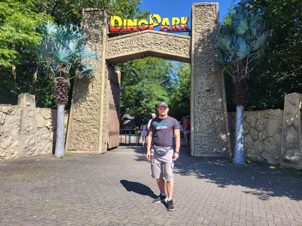Dino Park w Ostrawie - idziemy zobaczyć wszystkie atrakcje i interaktywne dinozaury! Vlog Steina