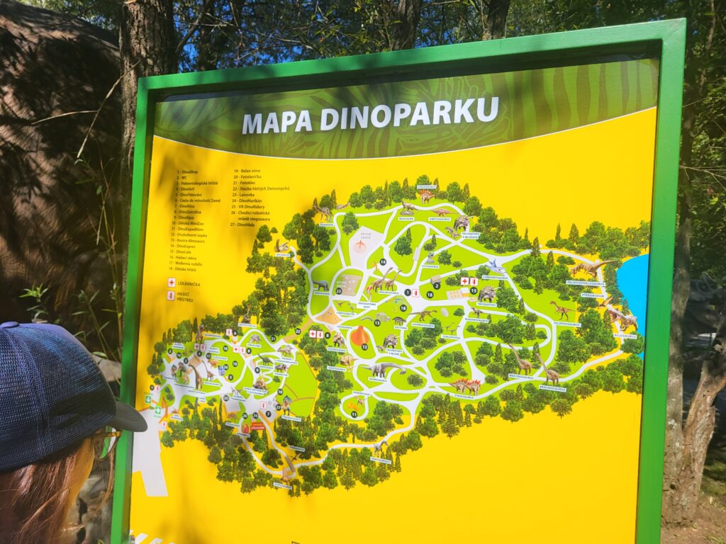 Dino Park w Ostrawie - idziemy zobaczyć wszystkie atrakcje i interaktywne dinozaury! Vlog Steina
