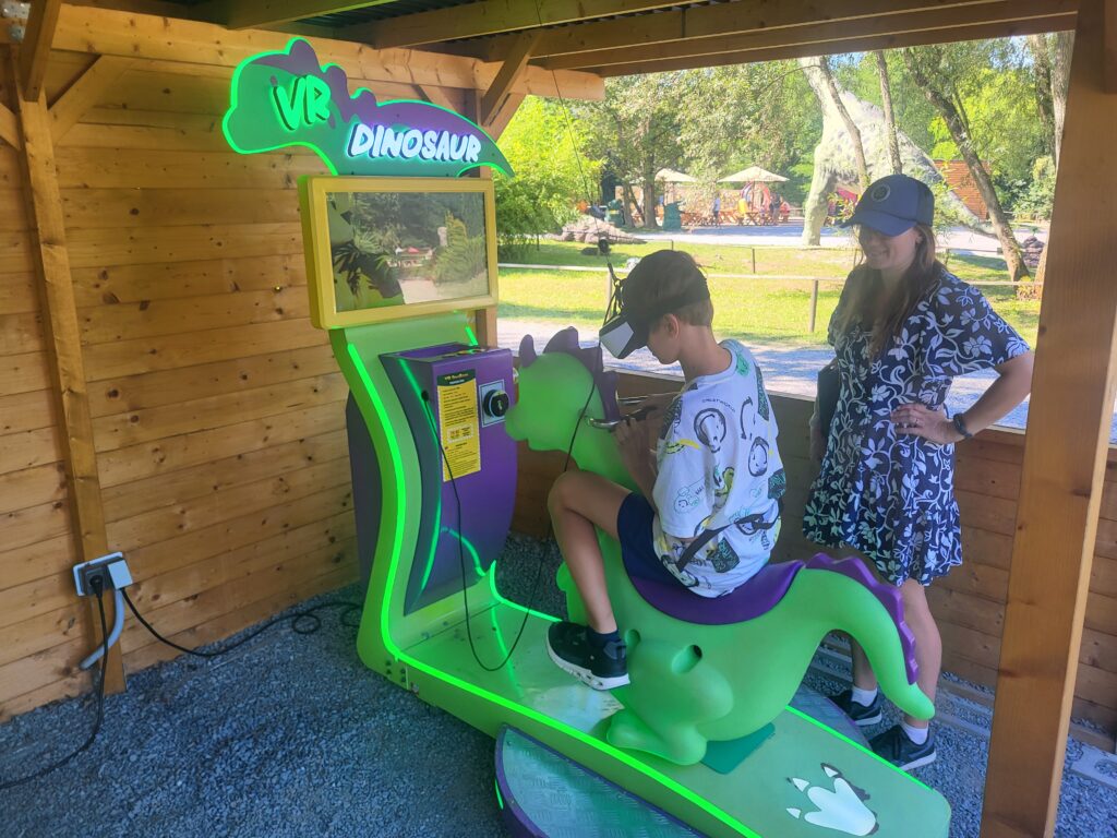 Dino Park w Ostrawie - idziemy zobaczyć wszystkie atrakcje i interaktywne dinozaury! Vlog Steina